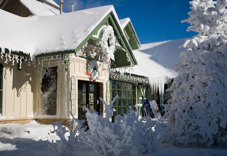 Expedition Station Snowshoe Exteriör bild